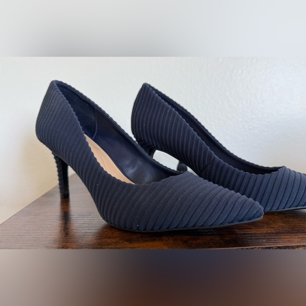 Chic Navy Textured Heels